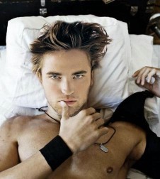 Robert Pattinson  on Robert Pattinson Sexy In Bed Photo 226x300 Jpg